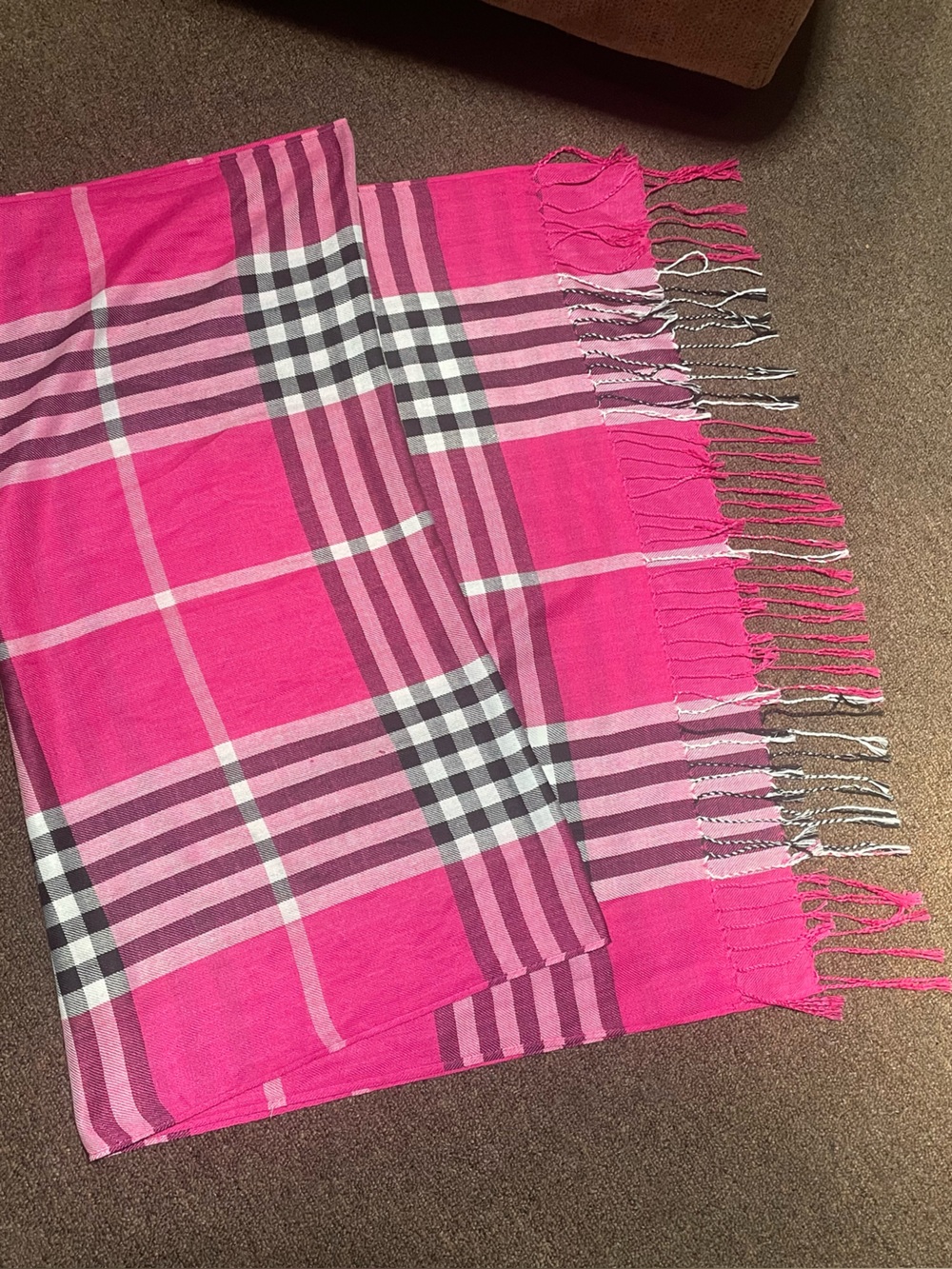 BURBERRY Scarf - Picture 3 of 4